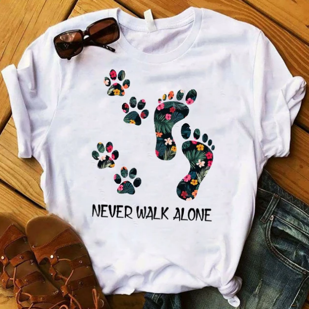 Never Walk Alone | T-shirt voor dierenliefhebbers