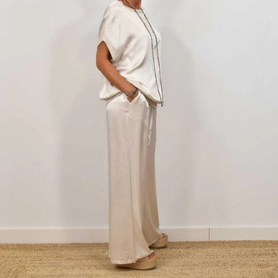 Elegante tweedelige satijnen set